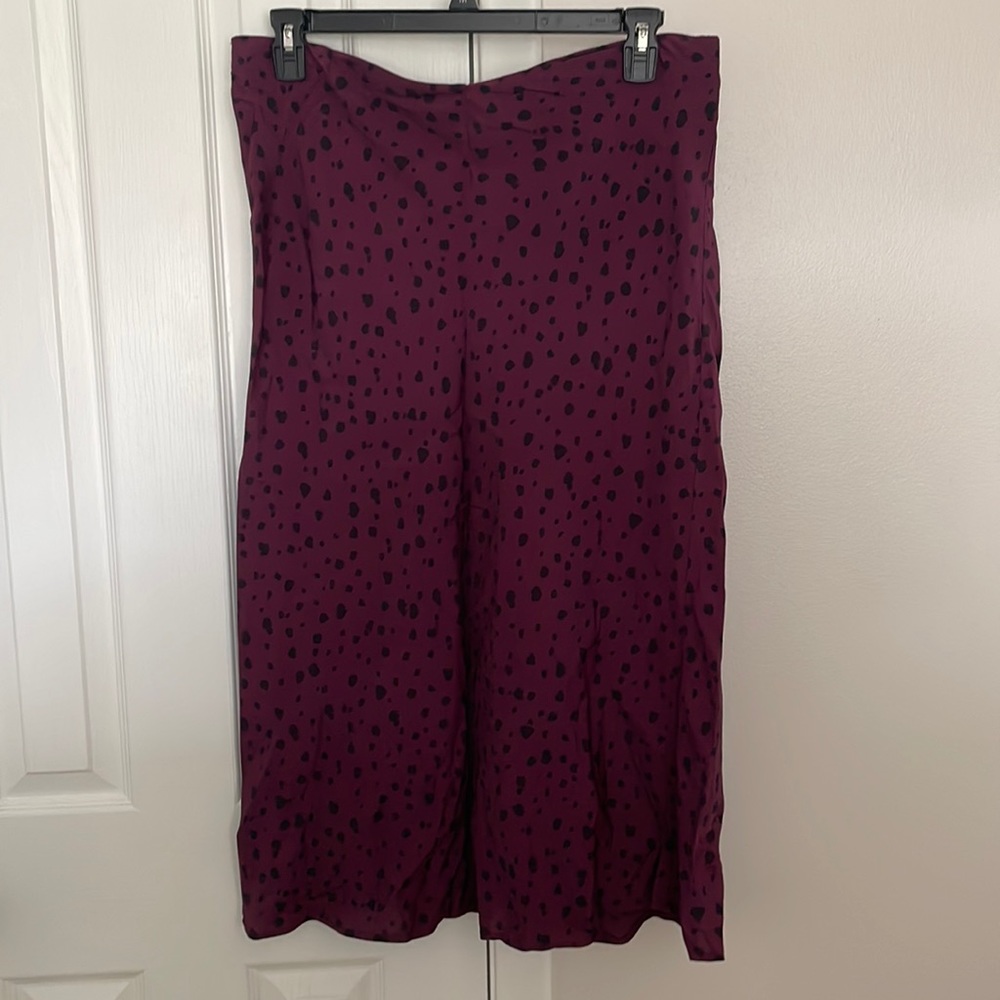 Midi satin style skirt size 14-16